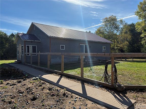 4th image of 8831 Lachausse Rd