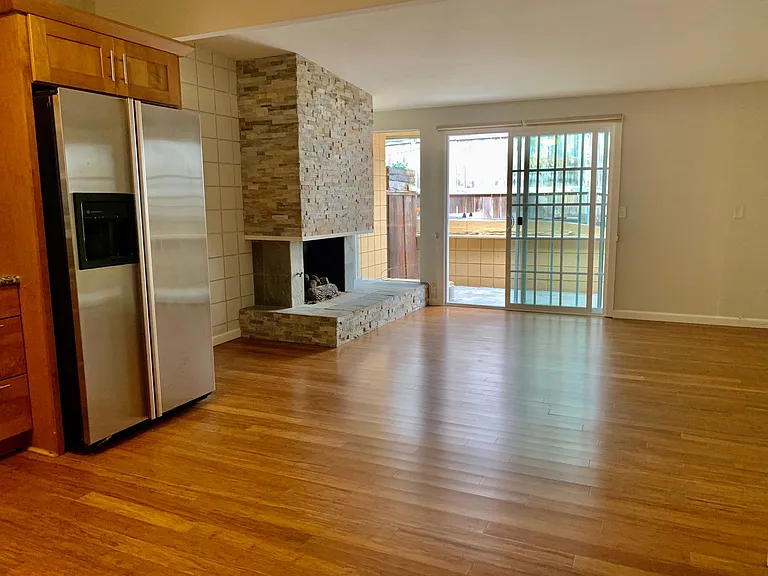 310 Avenida Santa Barbara — Photo 2