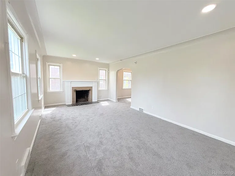 11375 Roxbury St — Photo 2