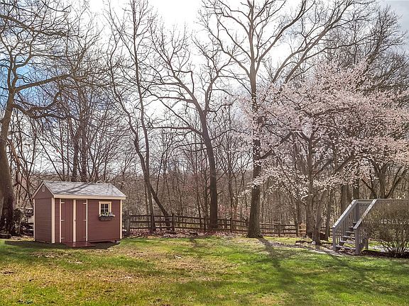 5th image of 916 Glenwood Ct