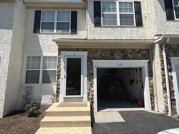 233 Tall Pines Dr, West Chester, PA 19380
