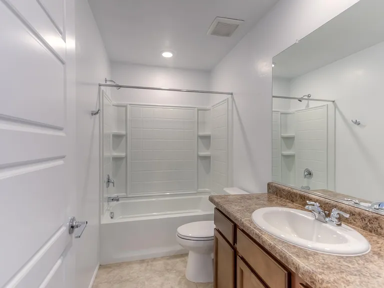 Common Full Bath Upstairs