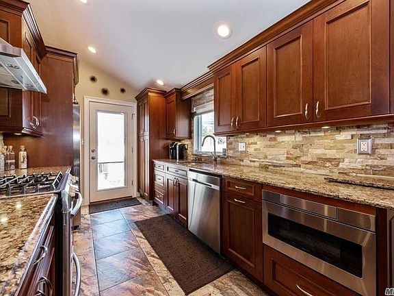 4th image of 56 Bardolier Ln