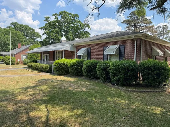 1515 McCormick Hwy, Greenwood, SC 29646