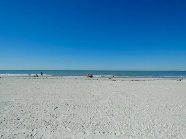 551 73rd Ave APT 2, Saint Petersburg, FL 33706