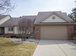6037 Madeira Dr, Lansing, MI 48917