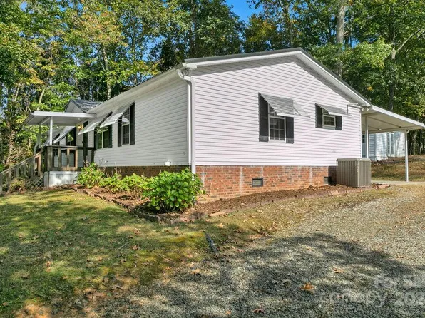 145 Orchard Ln, Brevard, NC 28712
