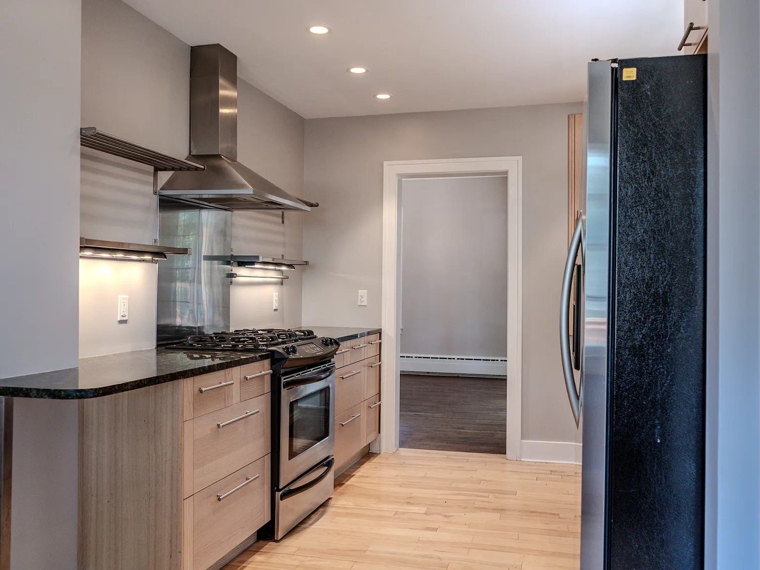 2 bed, 1086 sqft, $2,295 — Photo 3