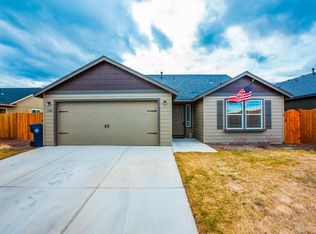 3182 SW Deschutes Ave, Redmond, OR 97756