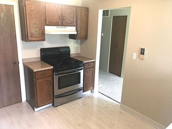 4th image of 609 Fairbanks Ct Unit X1