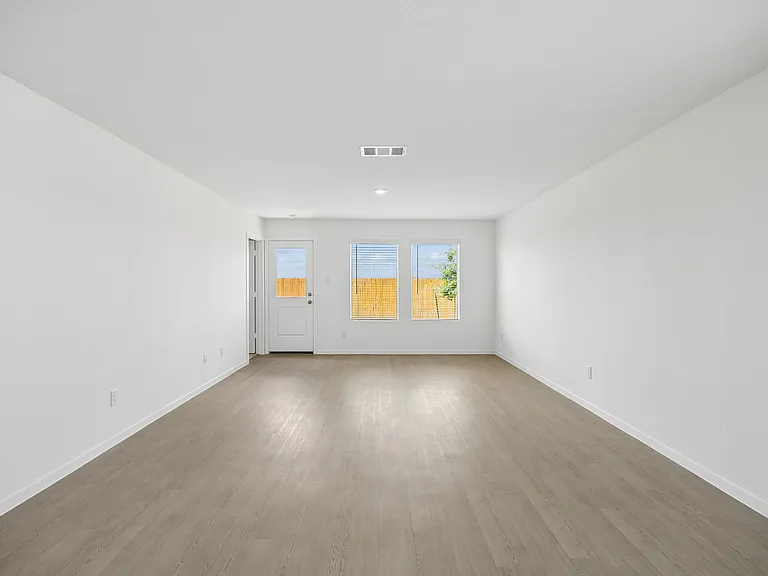3112 Lynmar Ln — Photo 5