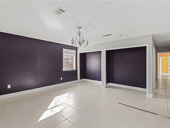 4th image of 1353 Crescent Dr