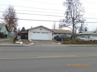 2222 Delta Waters Rd, Medford, OR 97504