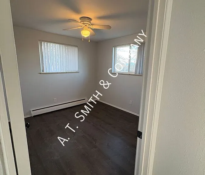 5427 Dover St #E — Photo 4