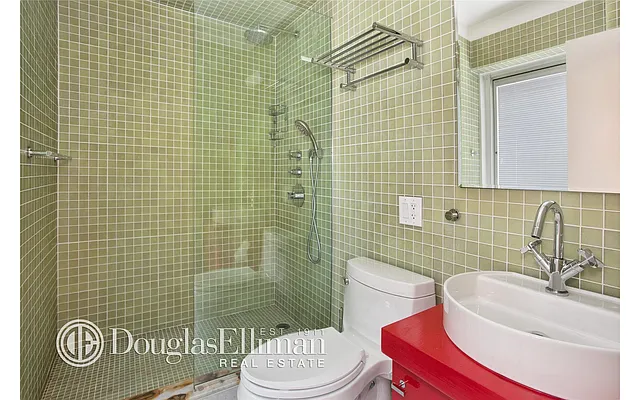 Sold by Douglas Elliman | media 21