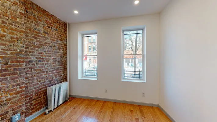 Rented by Evergreen Realty & Investments | media 11