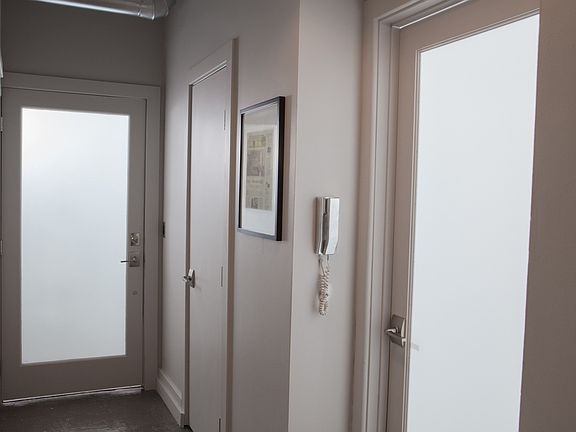 4th image of 467 N High St #4C