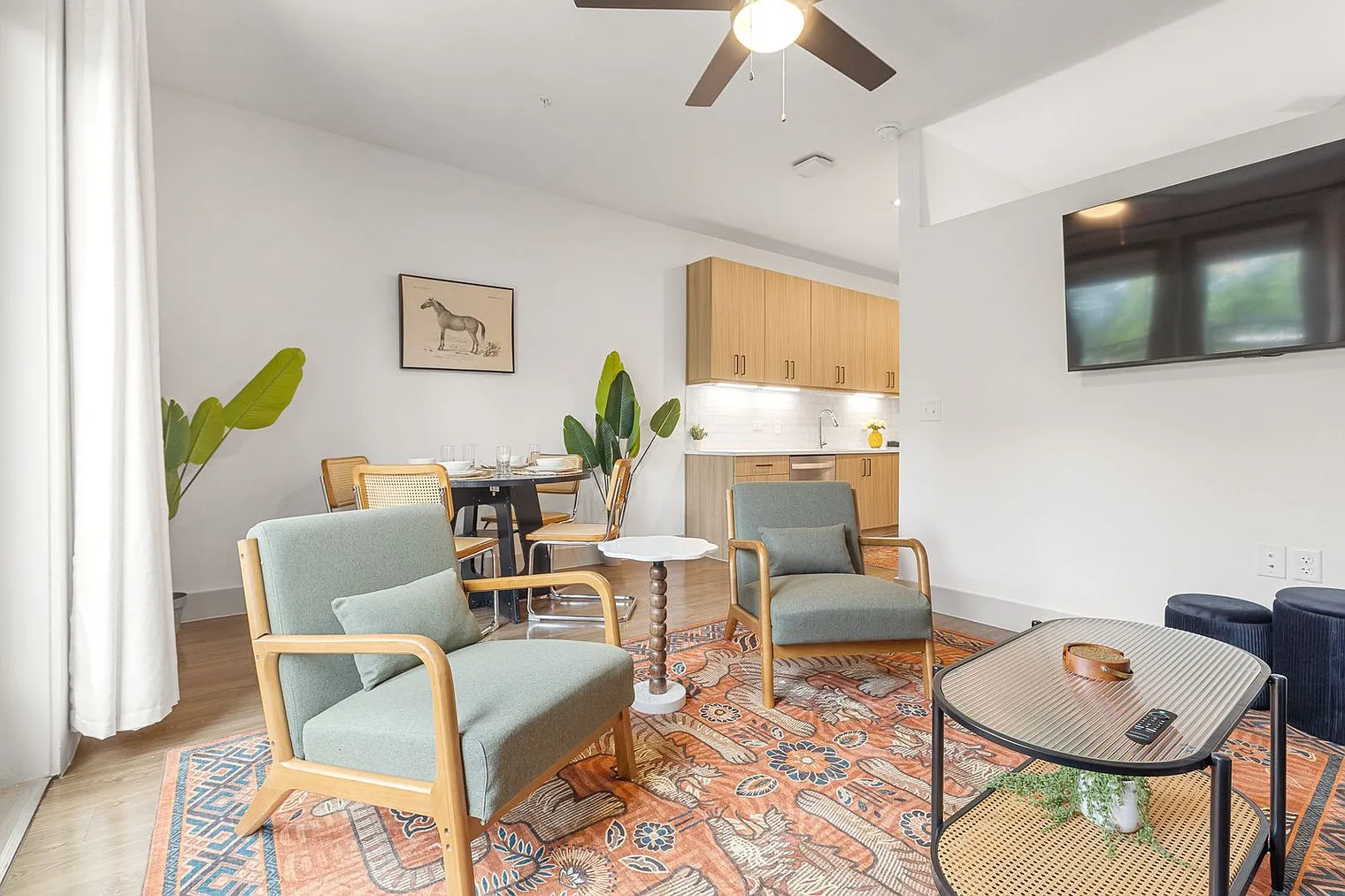 1 bed, 1.0 bath, 613 sqft, $2,970 — Photo 3