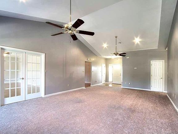 5th image of 325 Hirst Cir