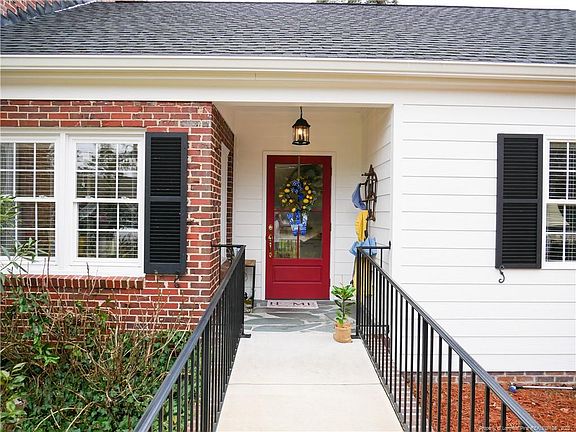 5th image of 206 E 19th St