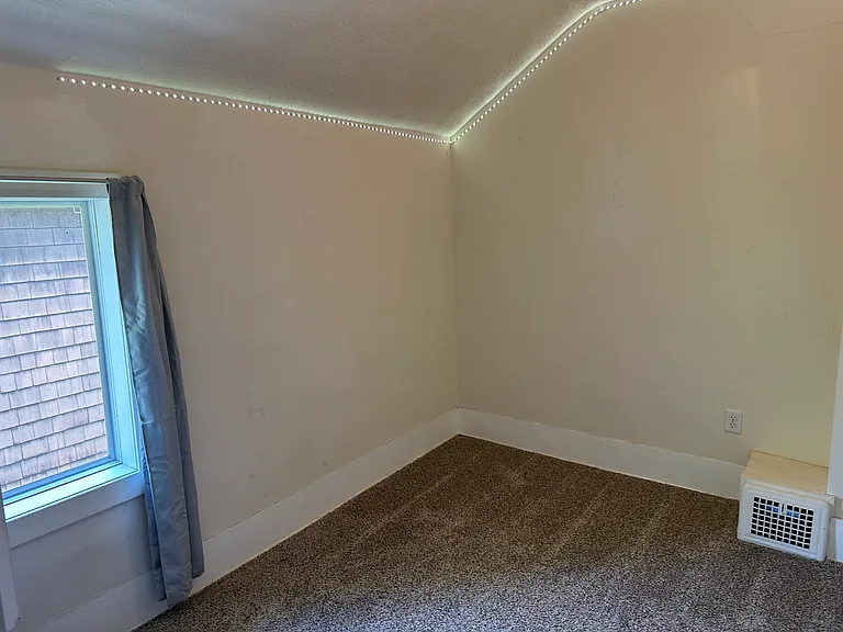 353 Harris St — Photo 30