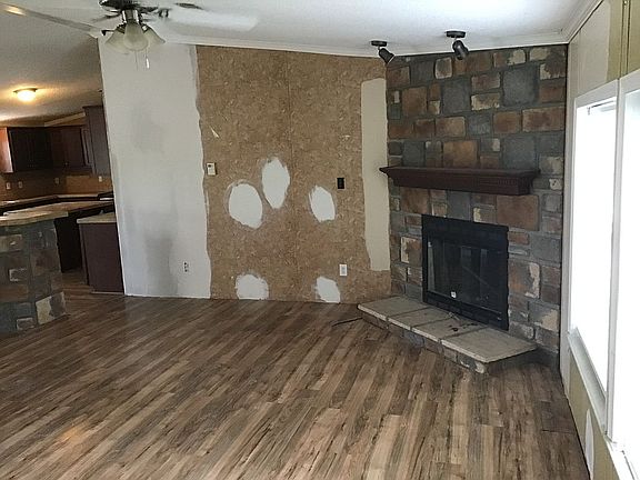 3rd image of 17107 Carlswood St