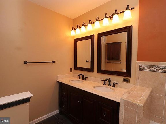 5th image of 400 Symphony Cir #139E
