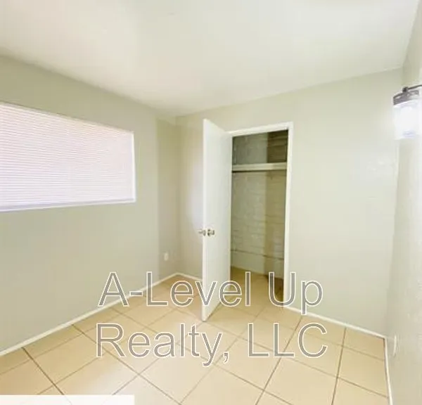 1854 N 5th Ave — Photo 7