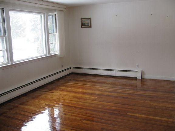 5th image of 26 Knights Crescent St