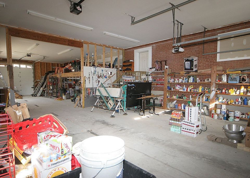 2nd image of 3018 Greencastle Rd