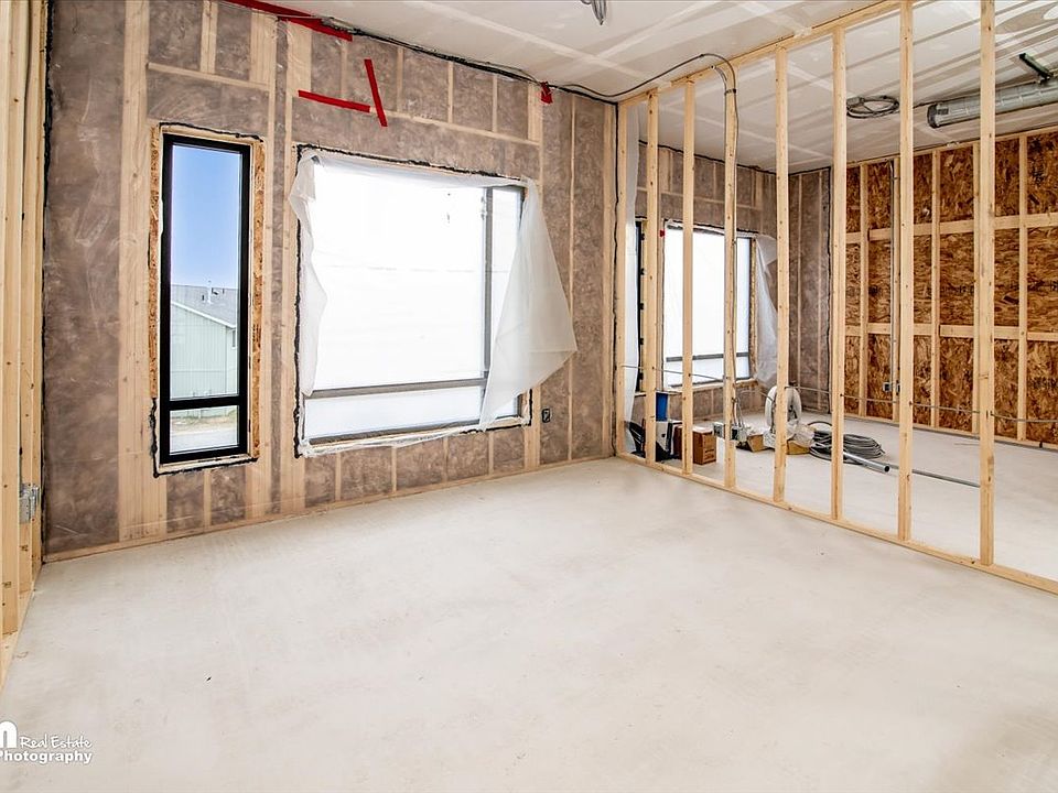 1st image of 800 E Railroad Ave #220