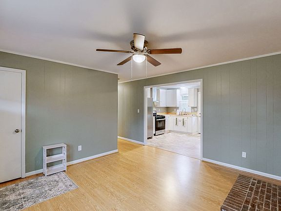 4th image of 67 Westwood Ct