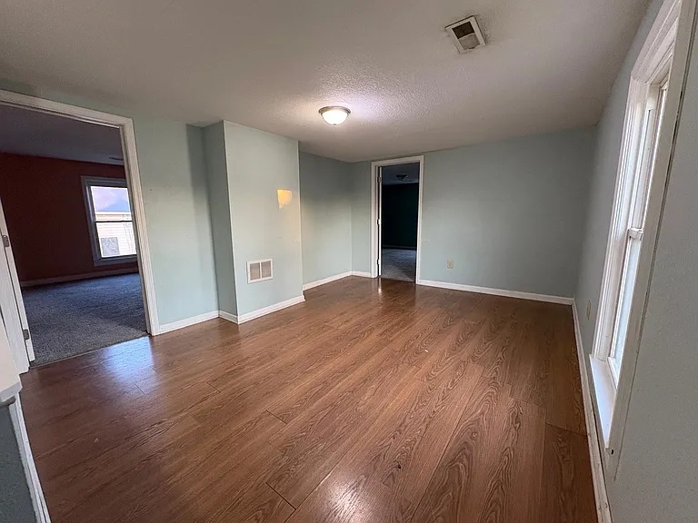 2243 Consaul St — Photo 4