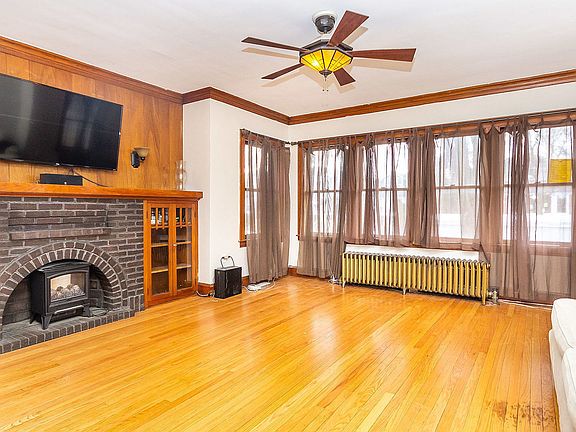 3rd image of 1519 Cuyler Ave