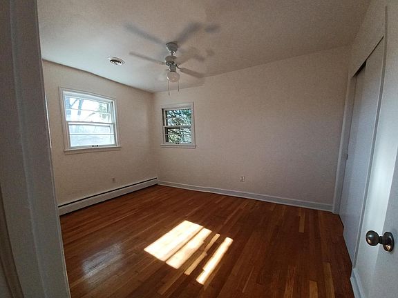 5th image of 4715 Belford St SW