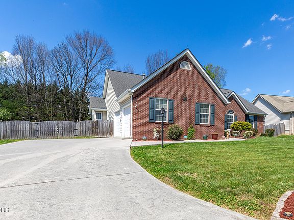 3rd image of 1708 Maremont Rd