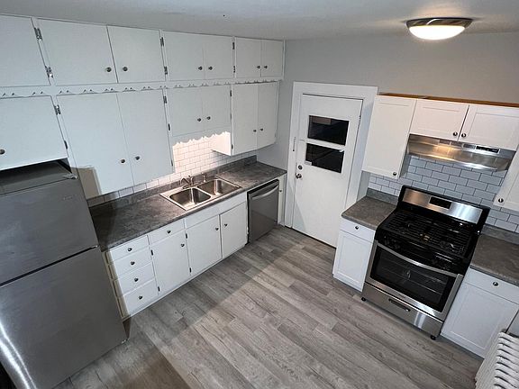 4th image of 19 Pearl St APT B