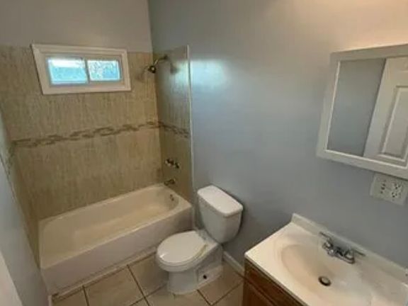 5th image of 739 S 14th St Floor 3