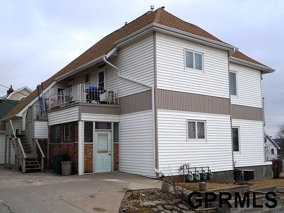 3rd image of 701 E Huron St