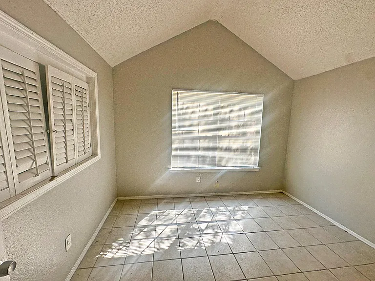 7504 Oak Chase — Photo 19
