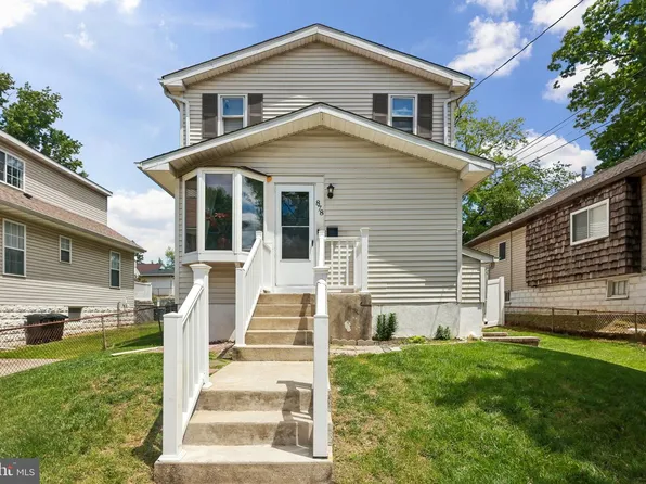 878 Crescent Ave, Runnemede, NJ 08078