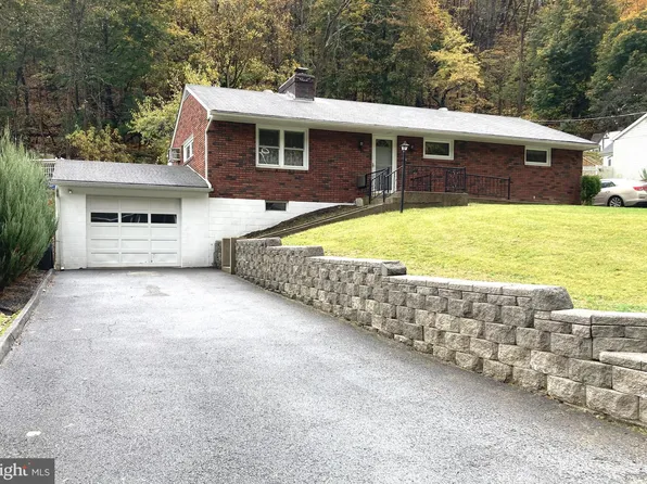 57 Woodbine Rd, Lewistown, PA 17044