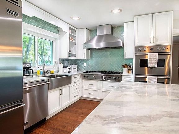 4th image of 316 Snell Isle Blvd NE