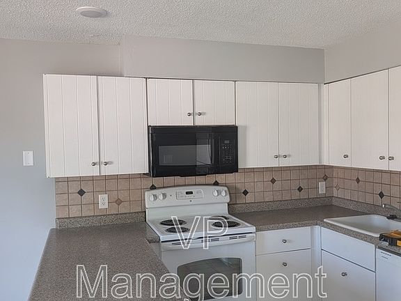 5th image of 4547 Main St
