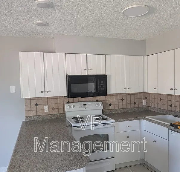 4547 Main St — Photo 5