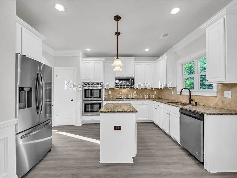 1216 Trophy Club Ave — Photo 3