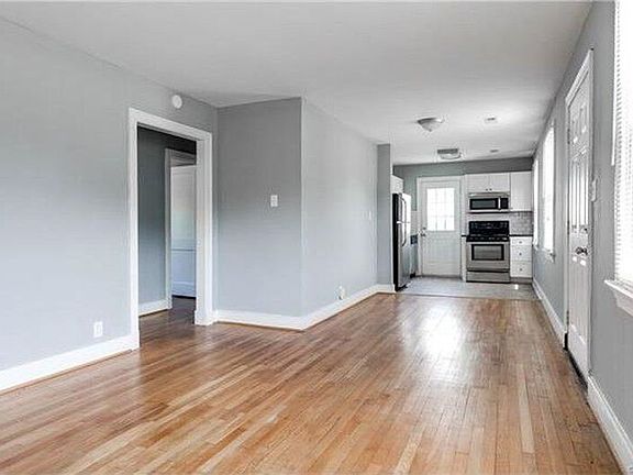3rd image of 112 S Ivy Ave