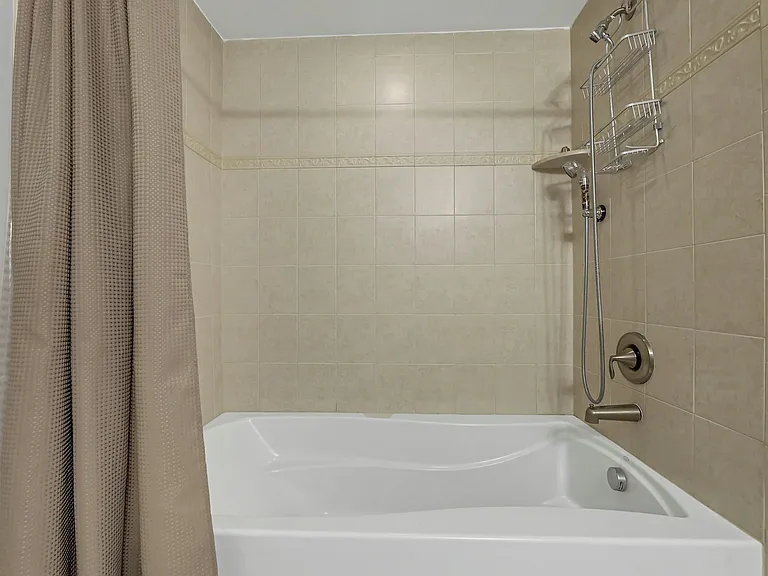 2307 The Plz #2307 — Photo 40