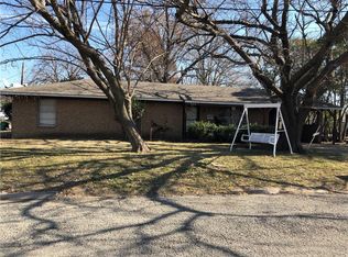 306 N Jackson St, Kaufman, TX 75142
