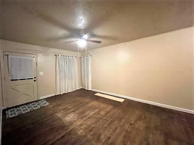 205 E Marshall Dr — Photo 6